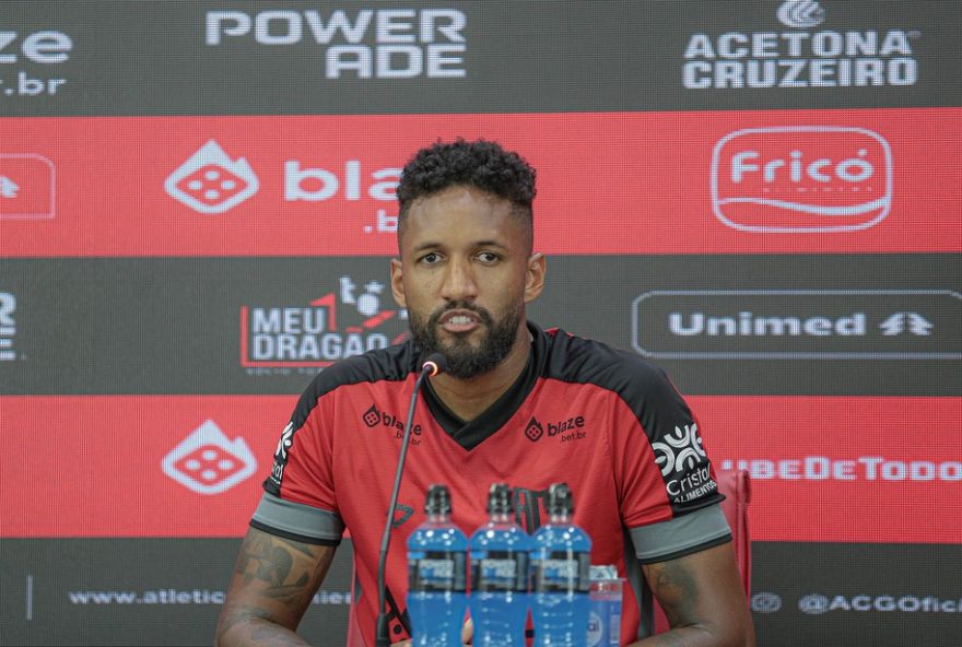wallace-e-peca-chave-na-defesa-do-atletico-go-e-ajuda-time-a-manter-invencibilidade0A