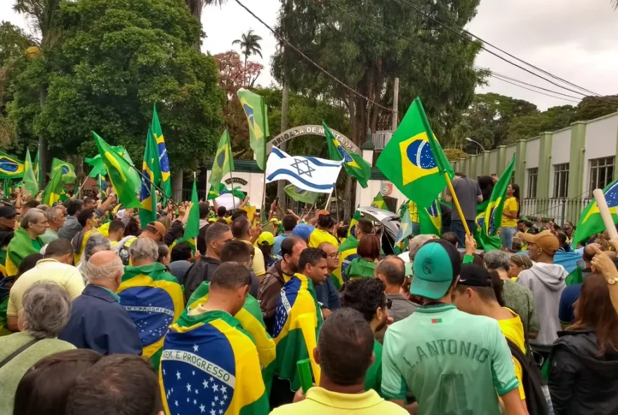 Movimentos de direita e esquerda preparam manifestações no Dia do Trabalhador