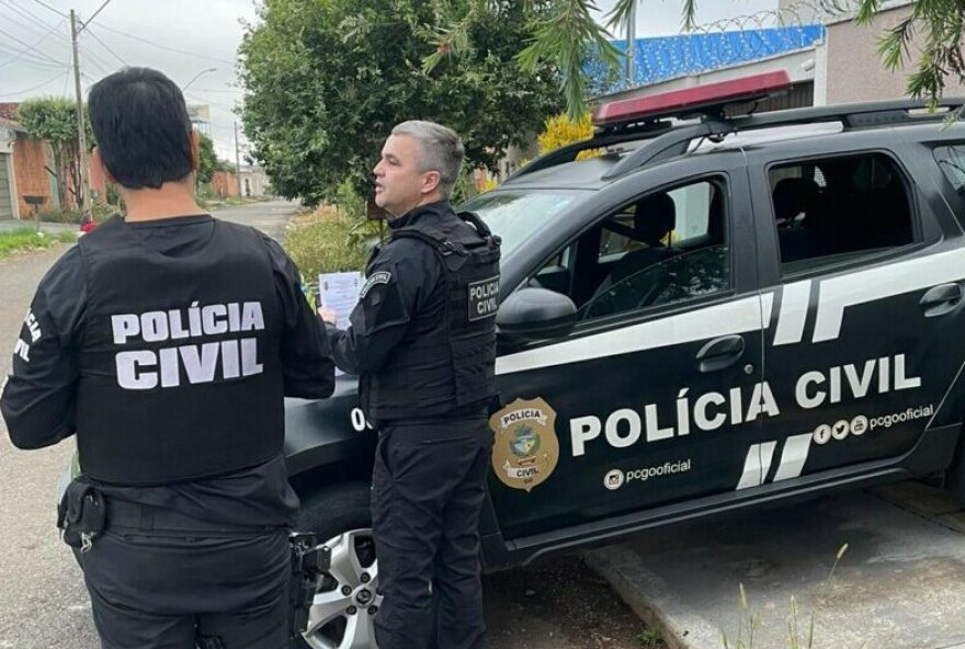 Polícia apreende bens de mulher suspeita de desviar mais de R$ 1 milhão de idosas