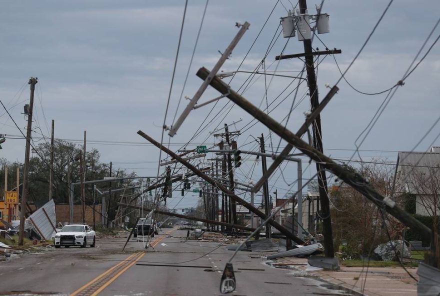 x89335468_LAKE-CHARLES-LOUISIANAAUGUST-27-A-street-is-seen-strewn-with-debris-and-downed-power.jpg.pagespeed.ic.H-PbXvmLvD