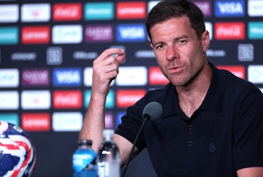 xabi-alonso-anuncia-volta-de-militao-em-jogo-crucial-contra-a-juventus