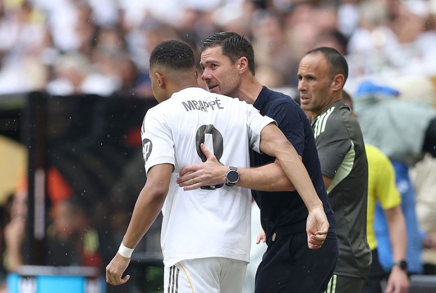 xabi-alonso-mantem-suspense-sobre-mbappe-no-time-titular-do-real-madrid