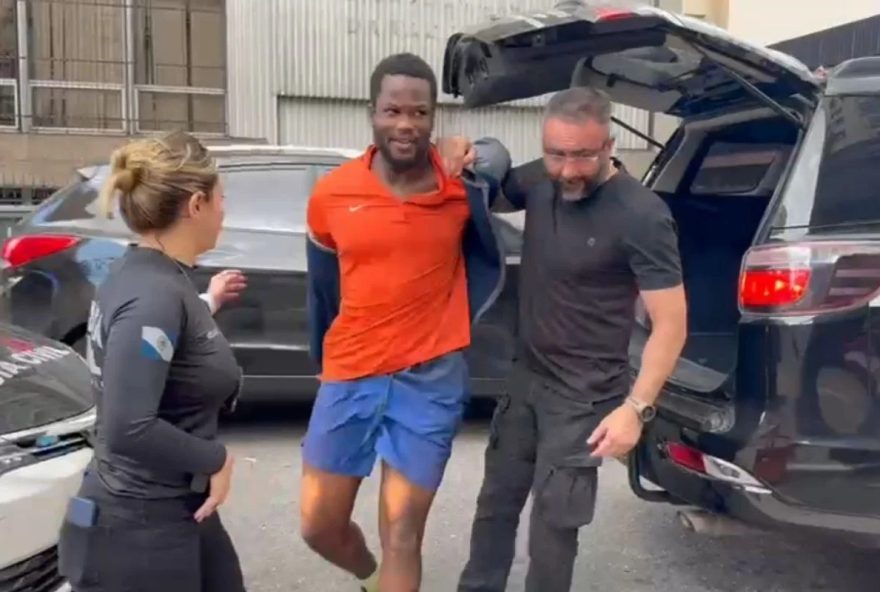 youtuber-americano-preso-por-suspeita-de-exploracao-sexual-infantil-no-rio-de-janeiro-caso-chocante-causa-indignacao-e-revolta youtuber-americano-preso-por-suspeita-de-exploracao-sexual-infantil-no-rio-de-janeiro-caso-chocante-causa-indignacao-e-revolta