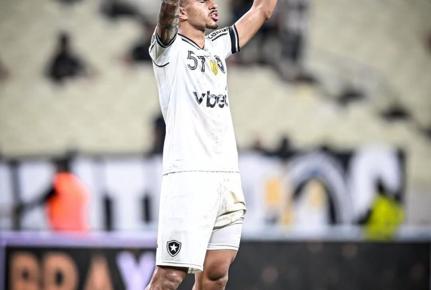 zagueiro-david-ricardo-do-botafogo-celebra-22dia-do-piaui22-apos-vitoria-contra-o-ceara3B-proximo-desafio-e-contra-o-santos