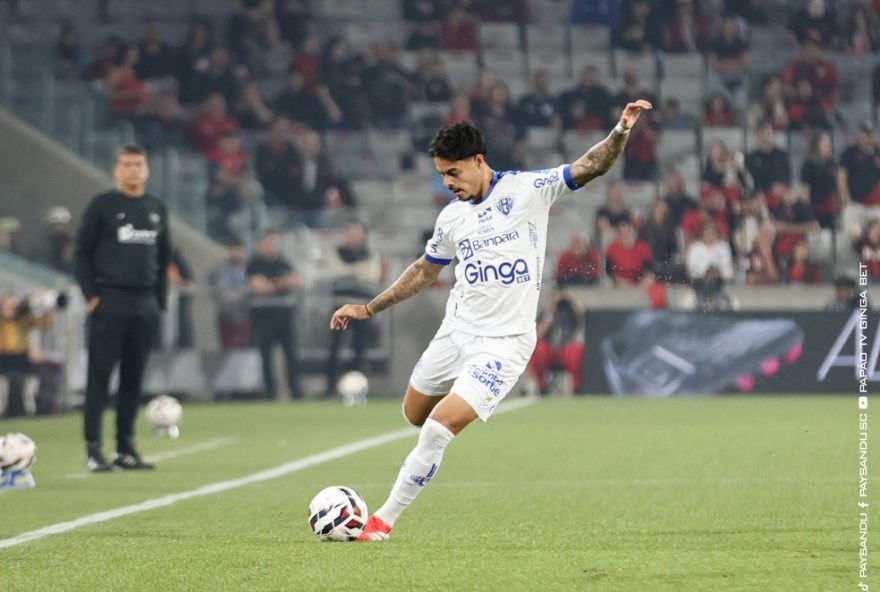 zagueiro-luan-se-destaca-no-paysandu-atuando-em-multiplas-posicoes