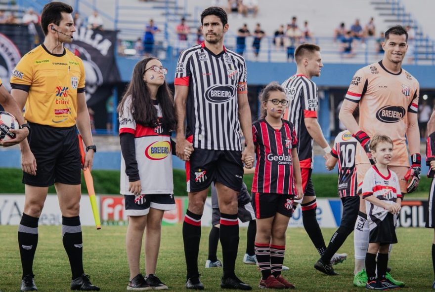 zagueiro-victor-oliveira-sonha-com-titulo-estadual-pelo-anapolis-no-mata-mata-do-goianao