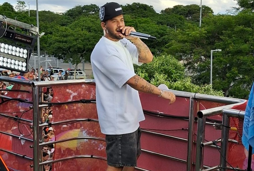 ze-felipe-agita-carnaval-de-bh-com-trio-na-pampulha3A-me-sinto-em-casa-cobertura-do-diario-do-estado