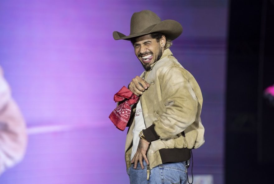 ze-felipe-emociona-ao-receber-aprovacao-de-leonardo-em-novo-album-country