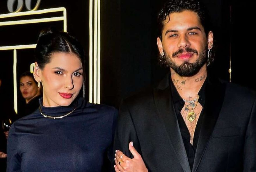 ze-felipe-fala-sobre-fetiche-em-pes-e-diverte-ana-castela-em-evento-em-goiania