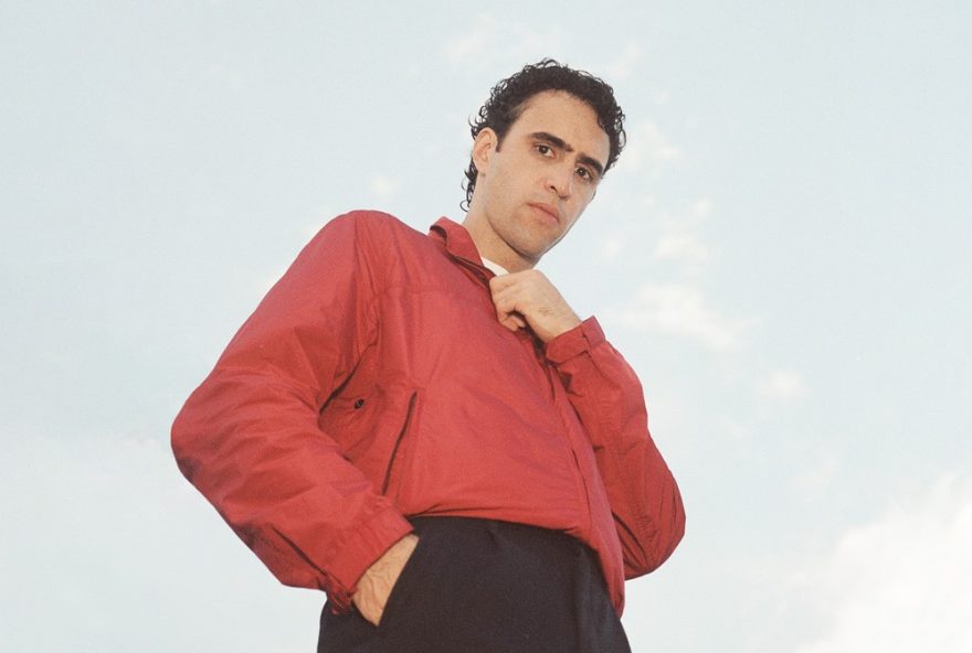 zeca-veloso-estreia-turne-boas-novas-em-abril-com-show-solo-e-banda-em-espacos-maiores zeca-veloso-estreia-turne-boas-novas-em-abril-com-show-solo-e-banda-em-espacos-maiores