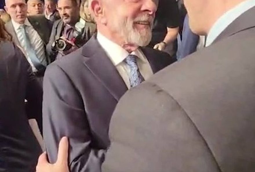 zeze-di-camargo-pede-cancelamento-do-especial-de-natal-no-sbt-apos-presenca-de-lula zeze-di-camargo-pede-cancelamento-do-especial-de-natal-no-sbt-apos-presenca-de-lula