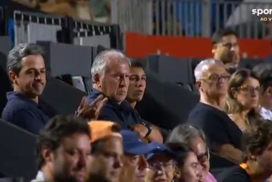 zico-e-ancelotti-marcam-presenca-no-rio-open-2026-e-sao-ovacionados-pela-torcida zico-e-ancelotti-marcam-presenca-no-rio-open-2026-e-sao-ovacionados-pela-torcida