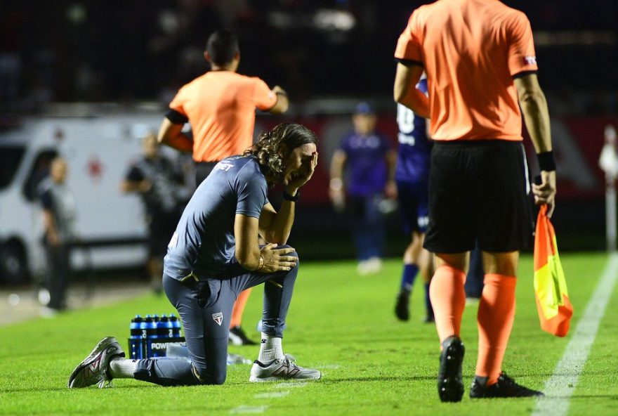 zubeldia-destaca-sacrificios-do-elenco-do-sao-paulo-na-libertadores-e-confia-em-reacao-no-brasileirao