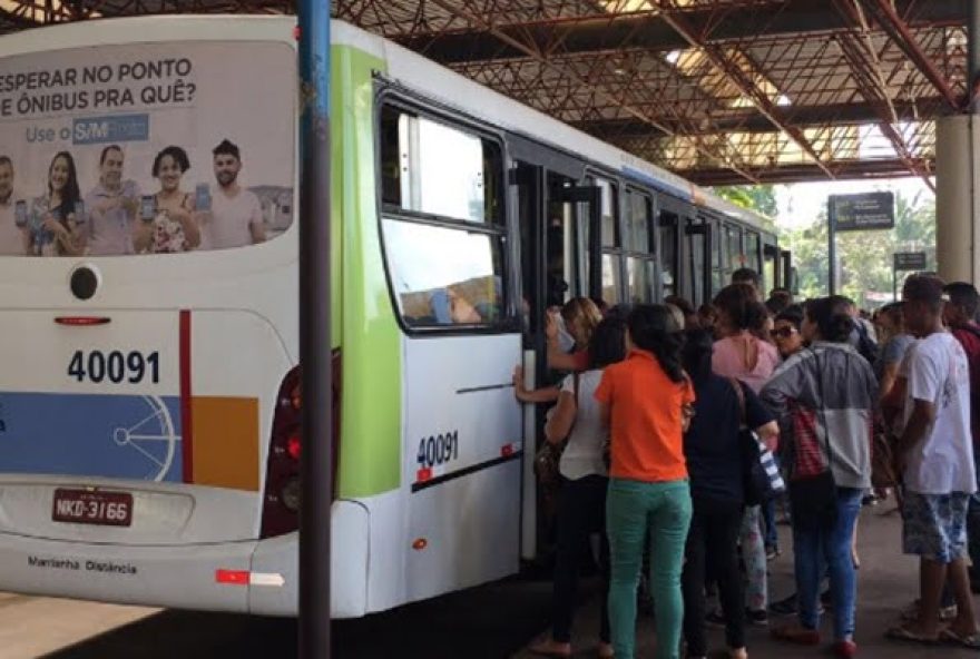 36% dos brasileiros passam mais de 1h por dia no transporte público